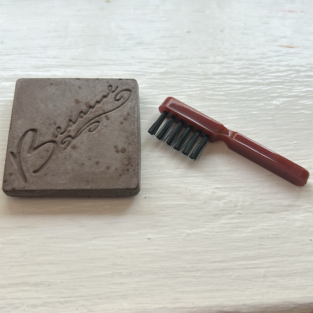 Besame brown cake mascara